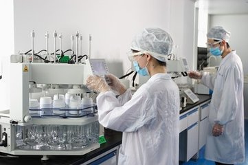 重慶市輕工職業(yè)學院藥品經(jīng)營與管理專業(yè)深度解析 聚焦藥品生產(chǎn)技術開發(fā)的就業(yè)前景與優(yōu)勢